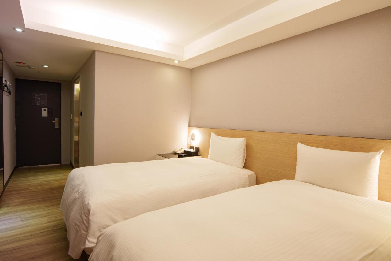 Hub Hotel Tucheng Eksteriør billede