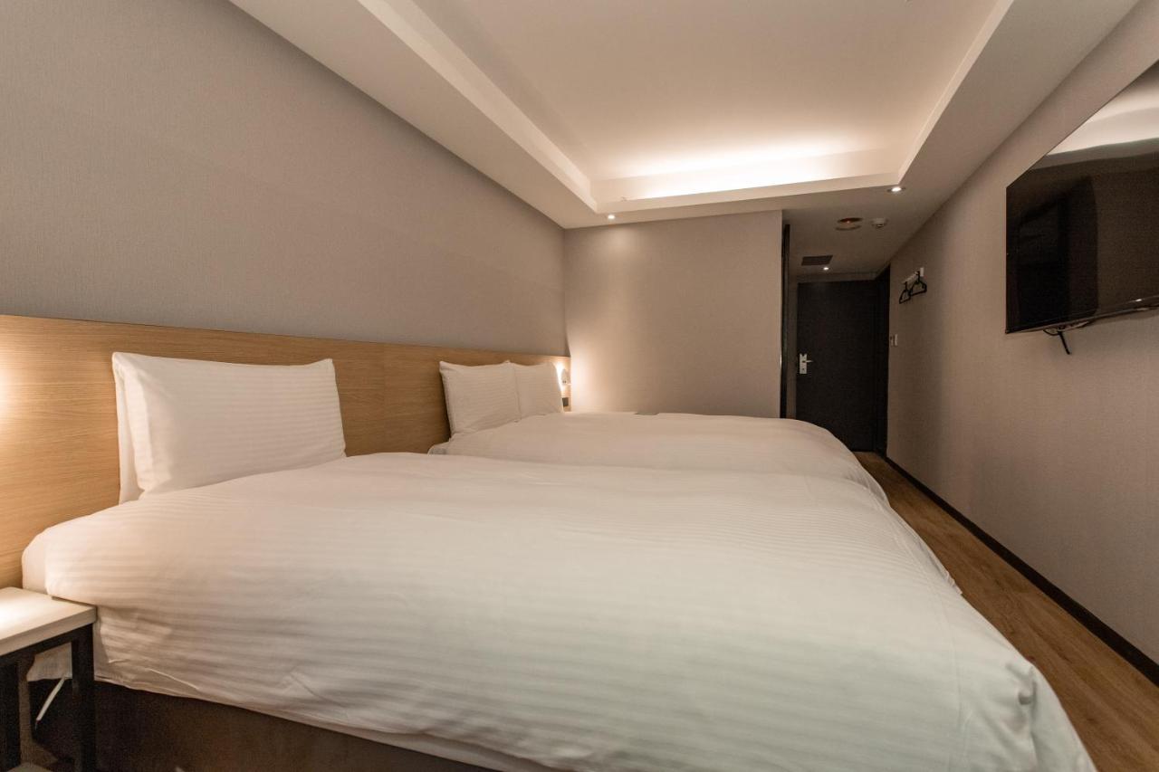 Hub Hotel Tucheng Eksteriør billede