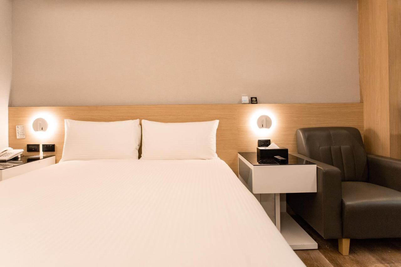 Hub Hotel Tucheng Eksteriør billede